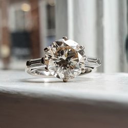 April diamond birthstone