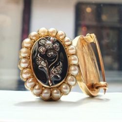 The Ultimate Guide to Victorian Jewellery
