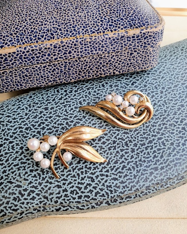 vintage pearl brooches antique jewellery boxes