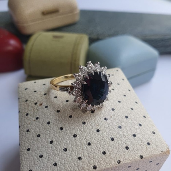 september birthstone sapphire jewellery 