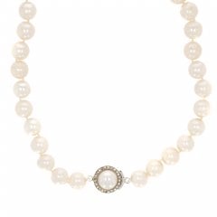 Vintage Cult. Pearl Necklace