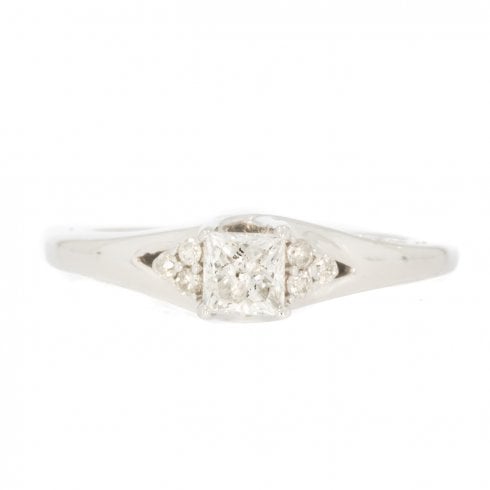 Vintage Gold Princess-Cut Diamond Ring